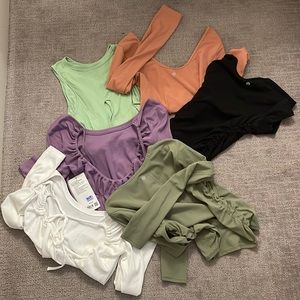 Bundle of 6 LuLuLemon tops! 😍